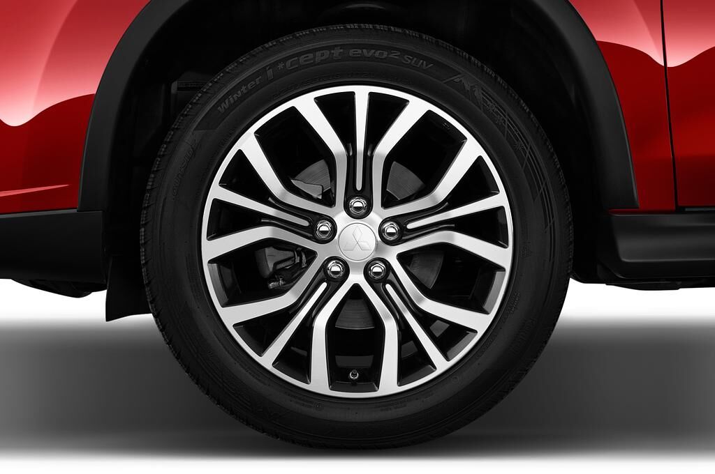 Mitsubishi ASX (Baujahr 2019) Active + 5 Türen Reifen und Felge