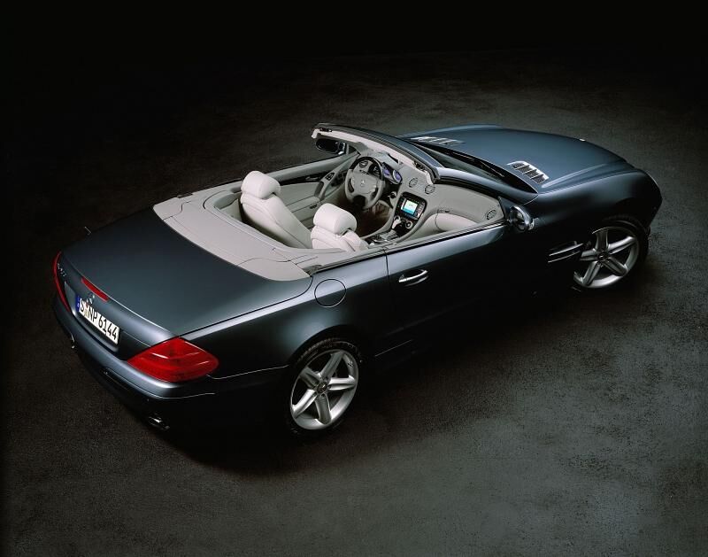 Der Mercedes-Benz SL R230 kostete über 100.000 Euro