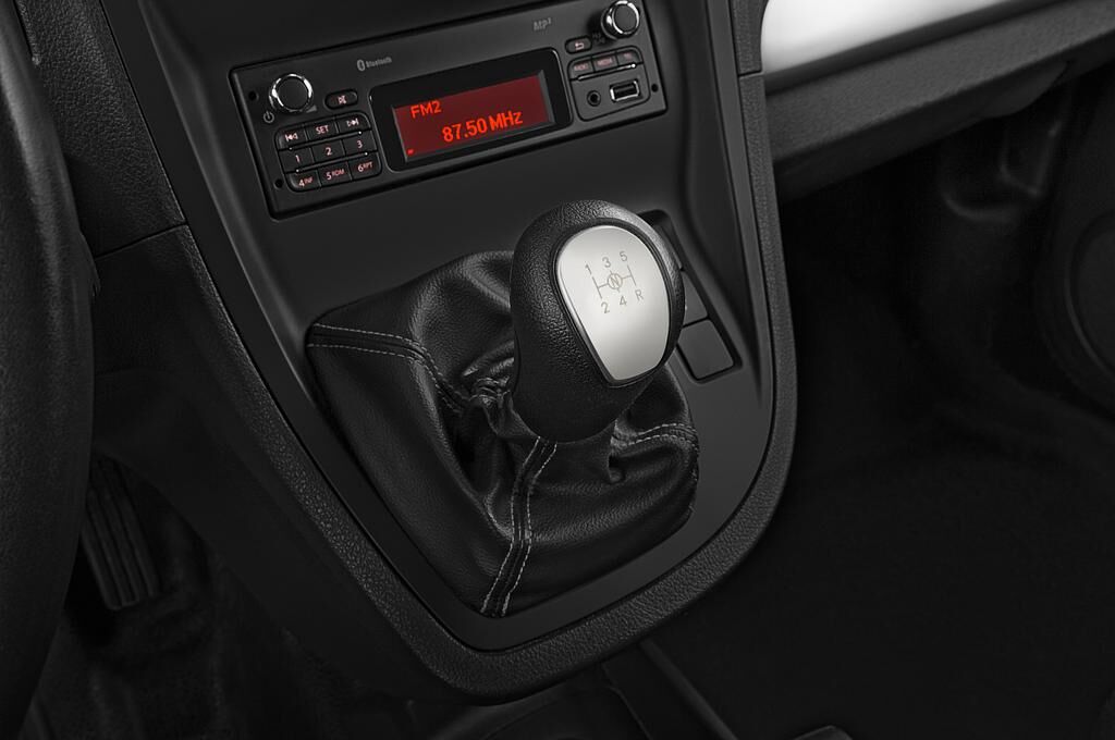 Mercedes Citan (Baujahr 2019) - 5 Türen Schalthebel