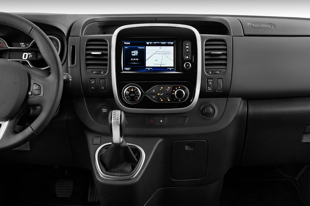 Renault Trafic (Baujahr 2020) Space Class 4 Türen Mittelkonsole