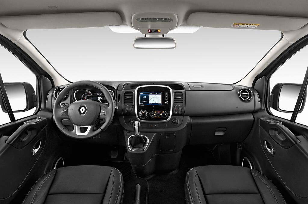 Renault Trafic (Baujahr 2020) Space Class 4 Türen Cockpit und Innenraum
