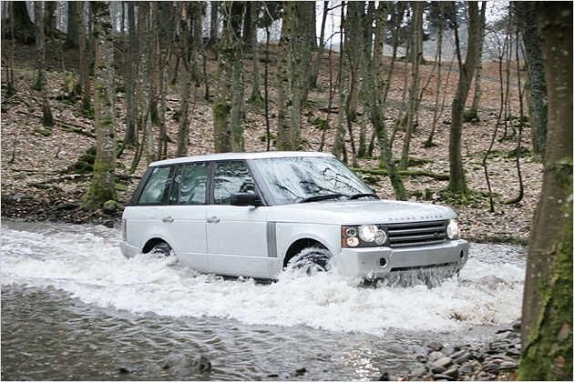 Wasserdurchfahrten meistert der Range ebenfalls locker