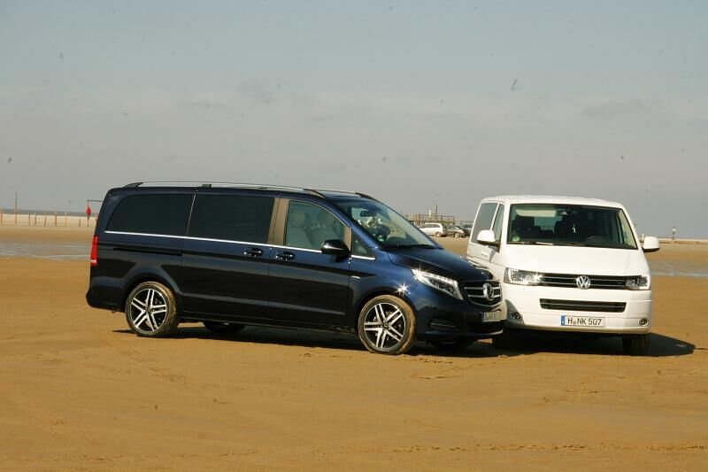 Mercedes-Benz V-Klasse neben ...