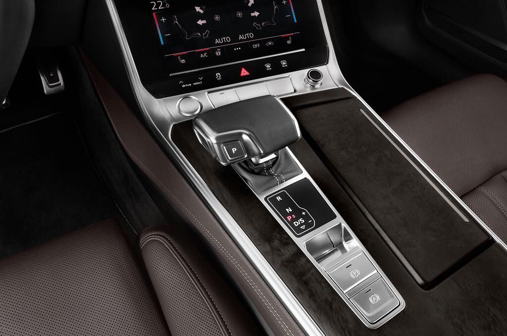 Audi A6 allroad quattro (Baujahr 2020) - 5 Türen Schalthebel