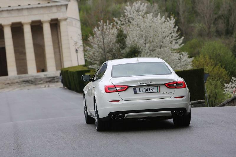 Sechs Zylinder kommen beim Maserati Quattroporte Diesel zum Einsatz.