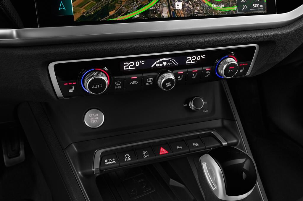 Audi Q3 Sportsback (Baujahr 2020) S Line 5 Türen Temperatur und Klimaanlage
