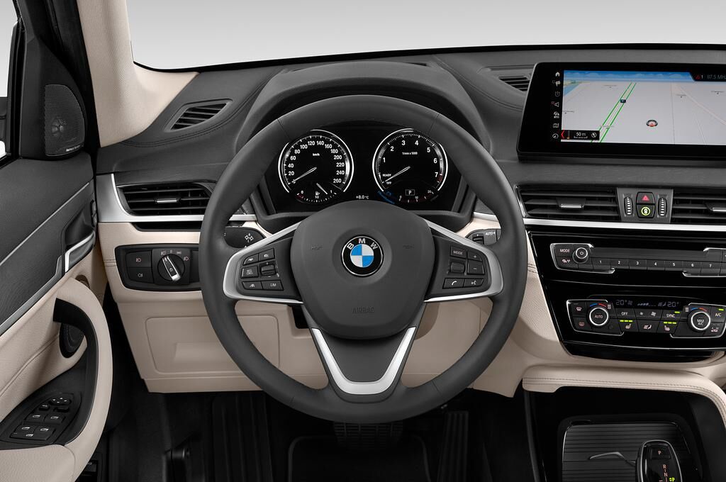 BMW X1 (Baujahr 2020) xLine 5 Türen Lenkrad