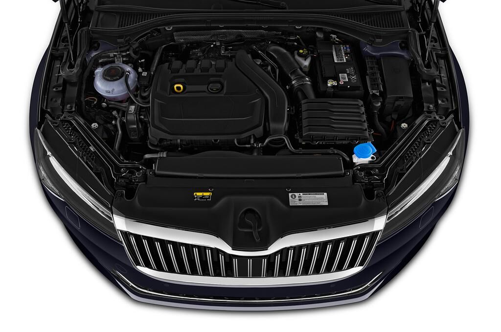 Skoda Superb Combi (Baujahr 2020) Style 5 Türen Motor