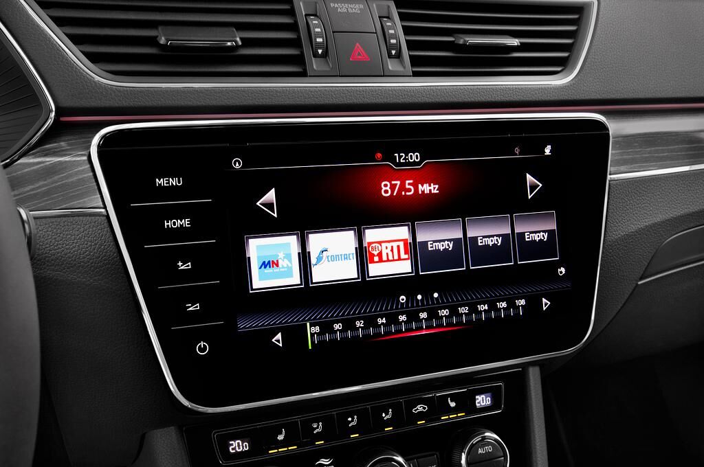 Skoda Superb Combi (Baujahr 2020) Style 5 Türen Radio und Infotainmentsystem