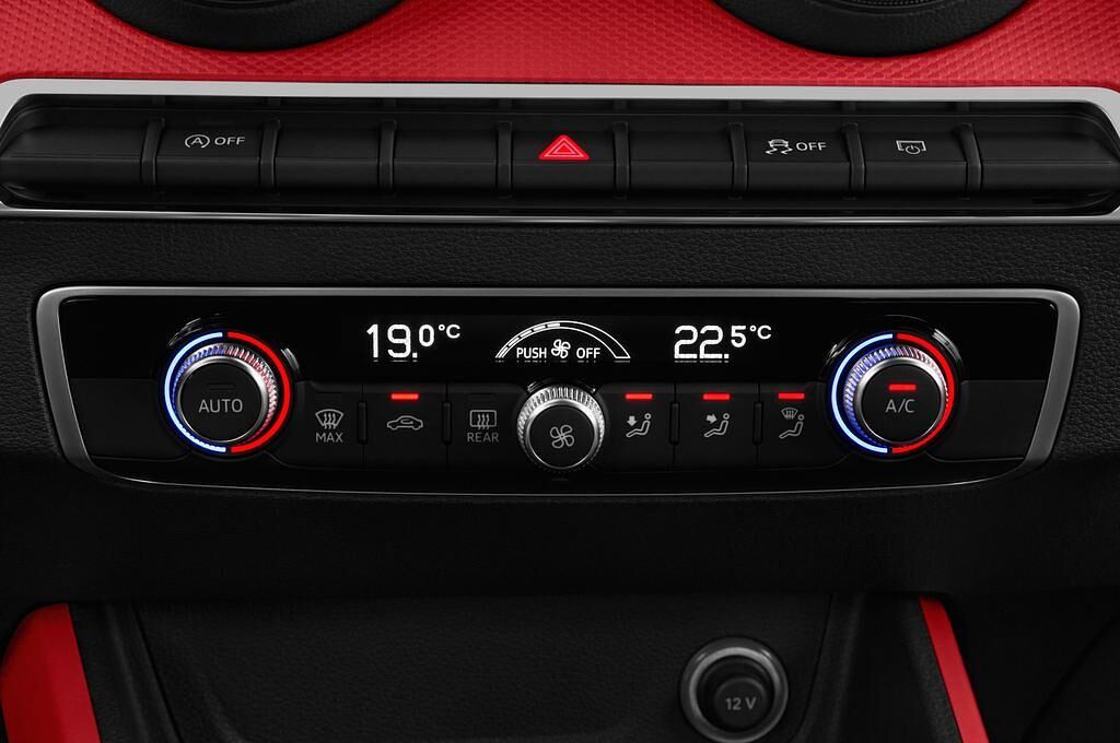 Audi Q2 (Baujahr 2017) Sport 5 Türen Temperatur und Klimaanlage