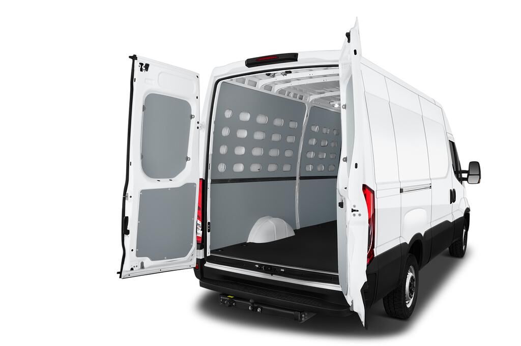 Iveco Daily (Baujahr 2018) S 4 Türen Kofferraum