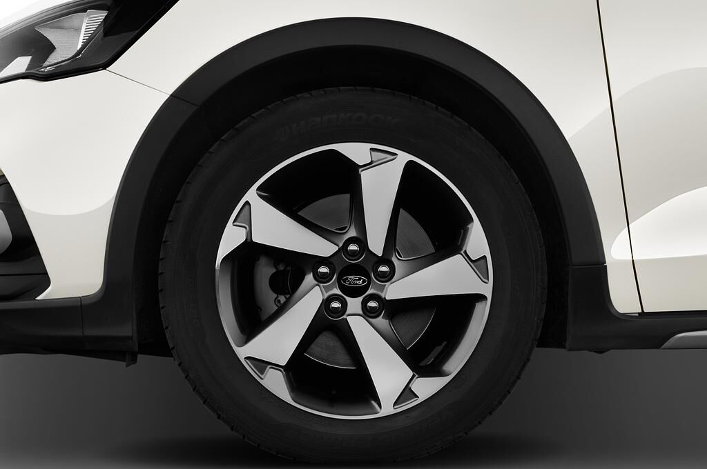 Ford Focus (Baujahr 2019) Active 5 Türen Reifen und Felge