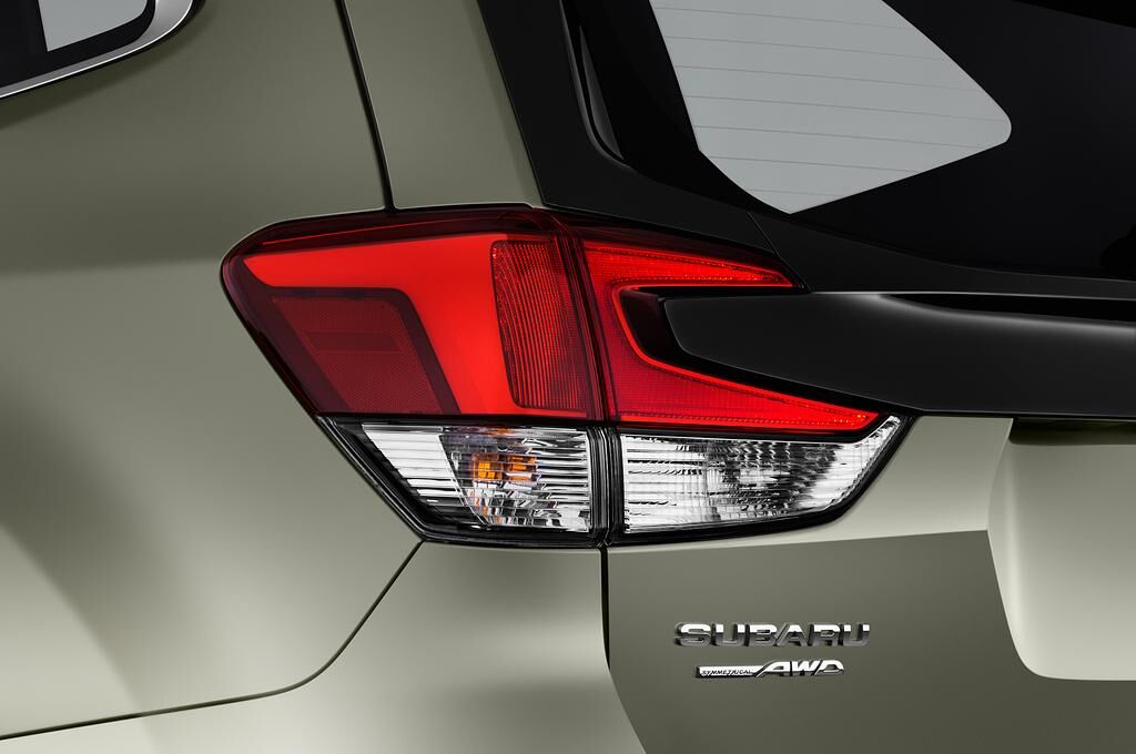 Subaru Forester e-Boxer (Baujahr 2019) Premium 5 Türen Rücklicht