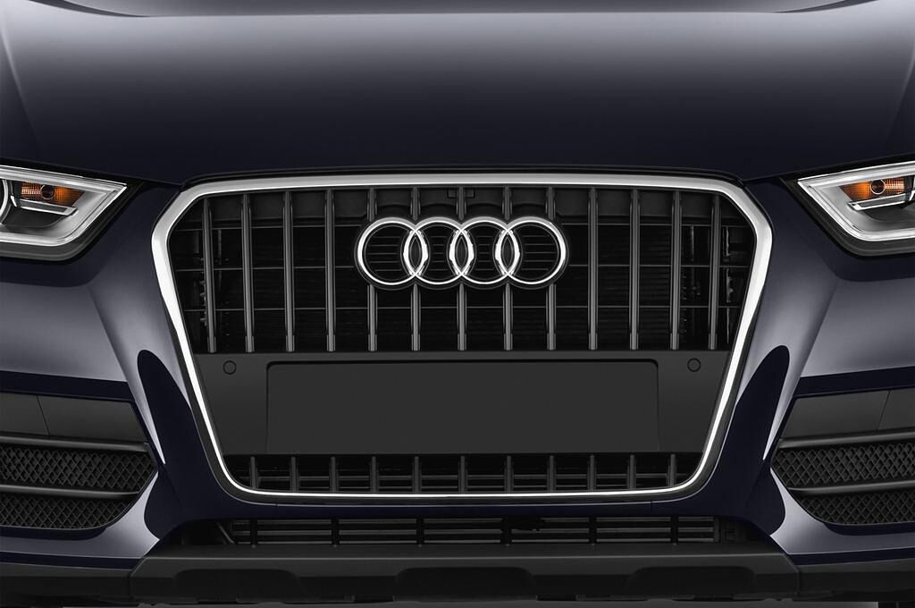 Audi Q3 (Baujahr 2012) - 5 Türen Kühlergrill und Scheinwerfer