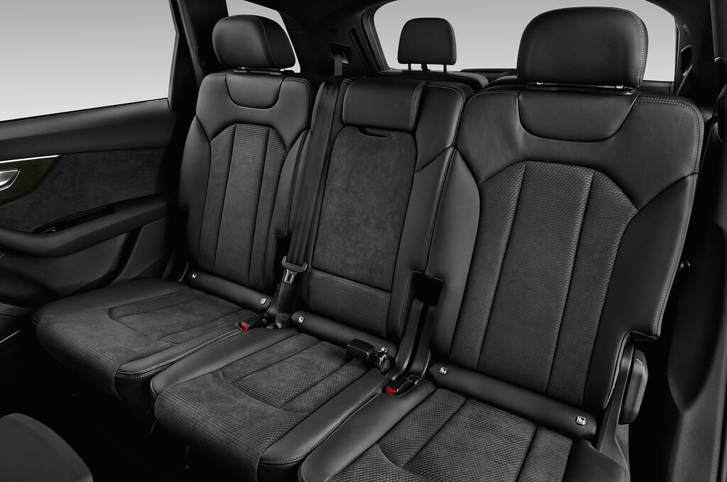 Audi Q7 (Baujahr 2020) S Line 5 Türen Rücksitze