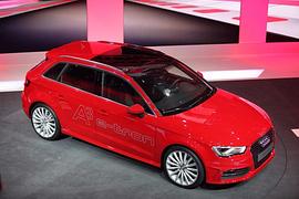 VW Konzernabend Genf 2014 - Volles Haus