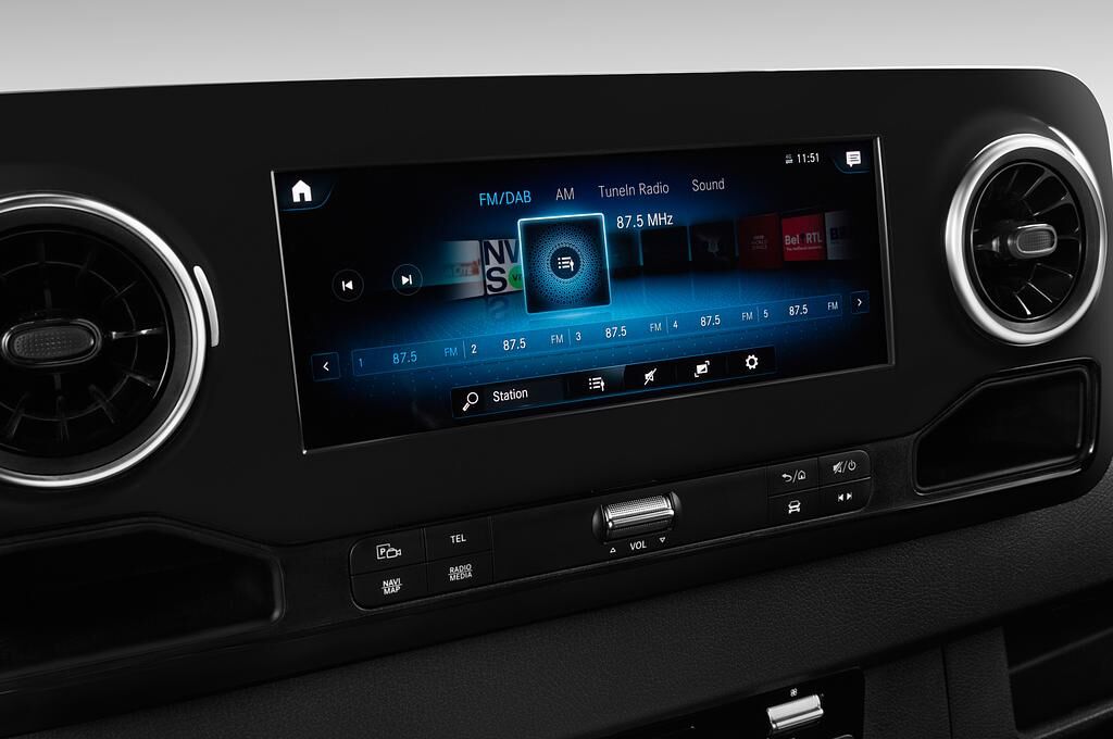 Mercedes Sprinter (Baujahr 2019) - 4 Türen Radio und Infotainmentsystem