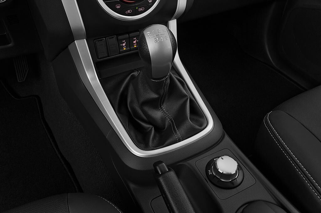 Isuzu D Max (Baujahr 2019) Premium 5 Türen Schalthebel