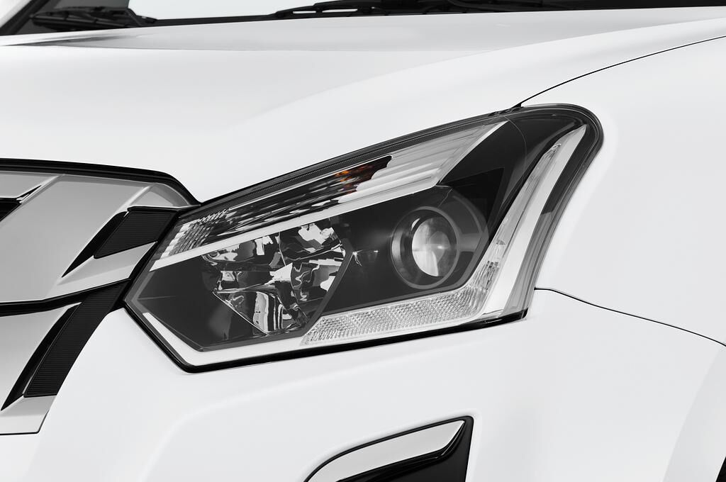 Isuzu D-Max (Baujahr 2019) Custom 2 Türen Scheinwerfer