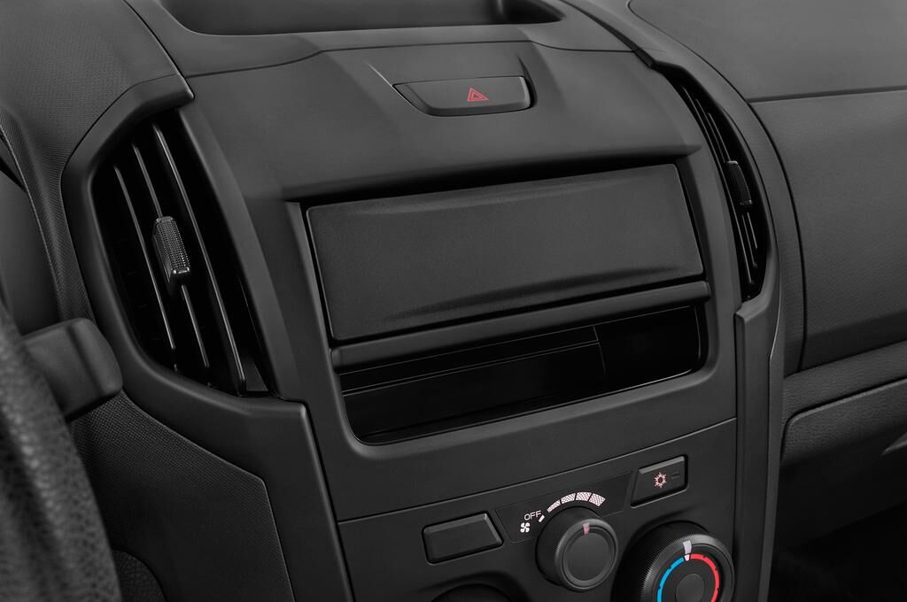 Isuzu D-Max (Baujahr 2019) Basic 2 Türen Radio und Infotainmentsystem