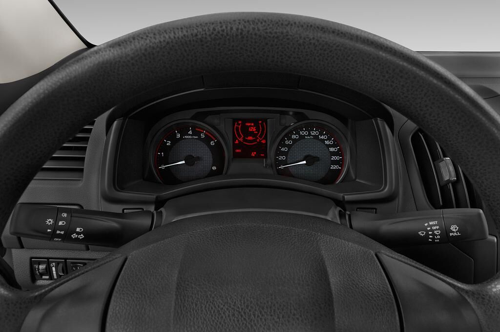 Isuzu D-Max (Baujahr 2019) Basic 2 Türen Tacho und Fahrerinstrumente