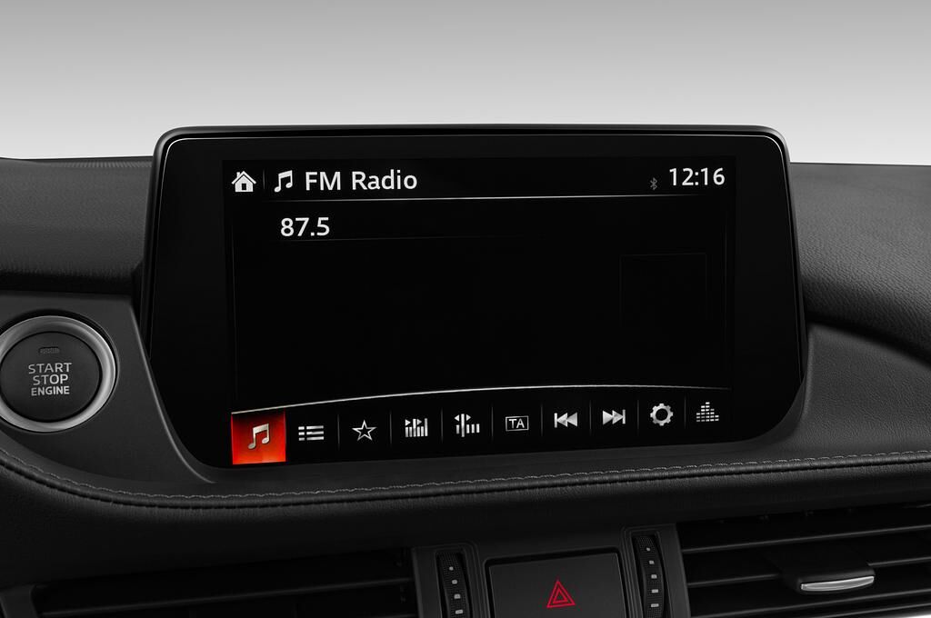 Mazda Mazda6 (Baujahr 2019) Sports-Line 5 Türen Radio und Infotainmentsystem