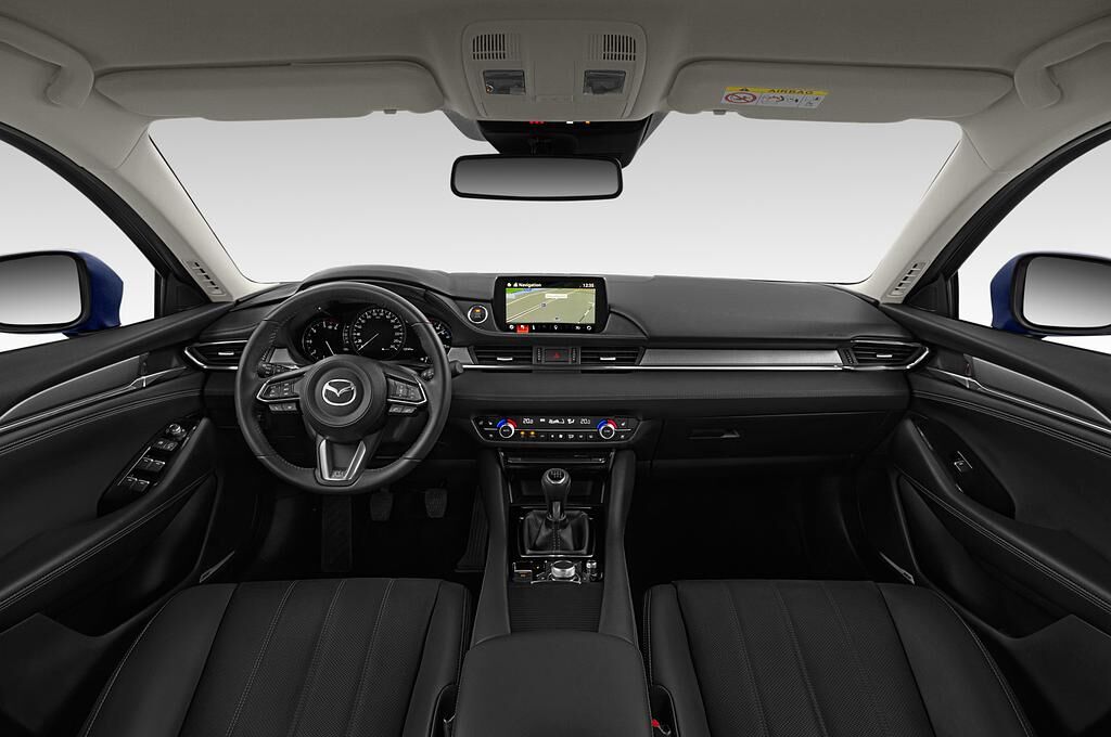 Mazda Mazda6 (Baujahr 2019) Sports-Line 5 Türen Cockpit und Innenraum
