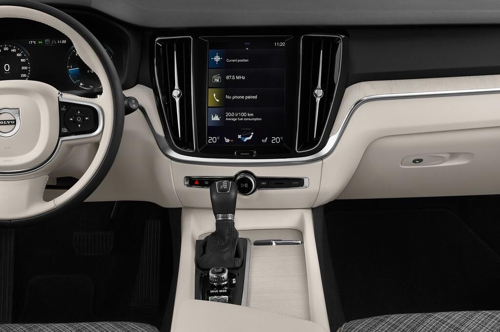 Volvo V60 Crosscountry (Baujahr 2019) - 5 Türen Mittelkonsole
