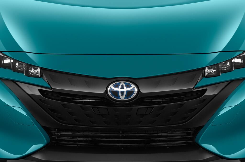 Toyota Prius (Baujahr 2019) Comfort 5 Türen Kühlergrill und Scheinwerfer