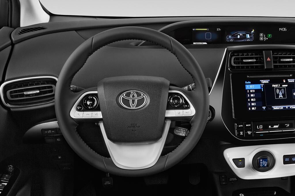 Toyota Prius (Baujahr 2019) Comfort 5 Türen Lenkrad