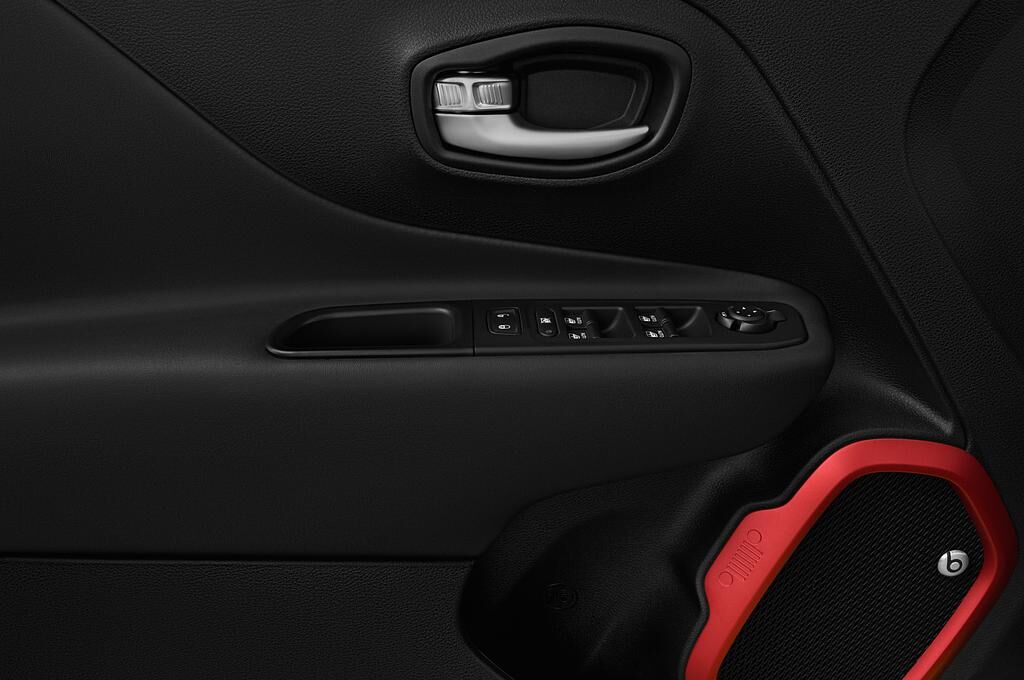 Jeep Renegade (Baujahr 2019) Trailhawk 5 Türen Bedienungselemente Tür
