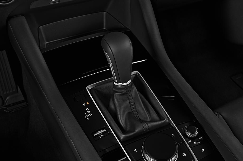 Mazda Mazda3 (Baujahr 2019) Selection 5 Türen Schalthebel