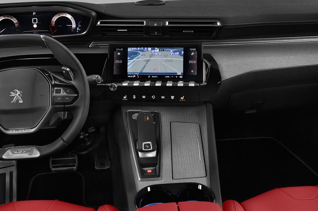 Peugeot 508 (Baujahr 2019) GT 5 Türen Mittelkonsole