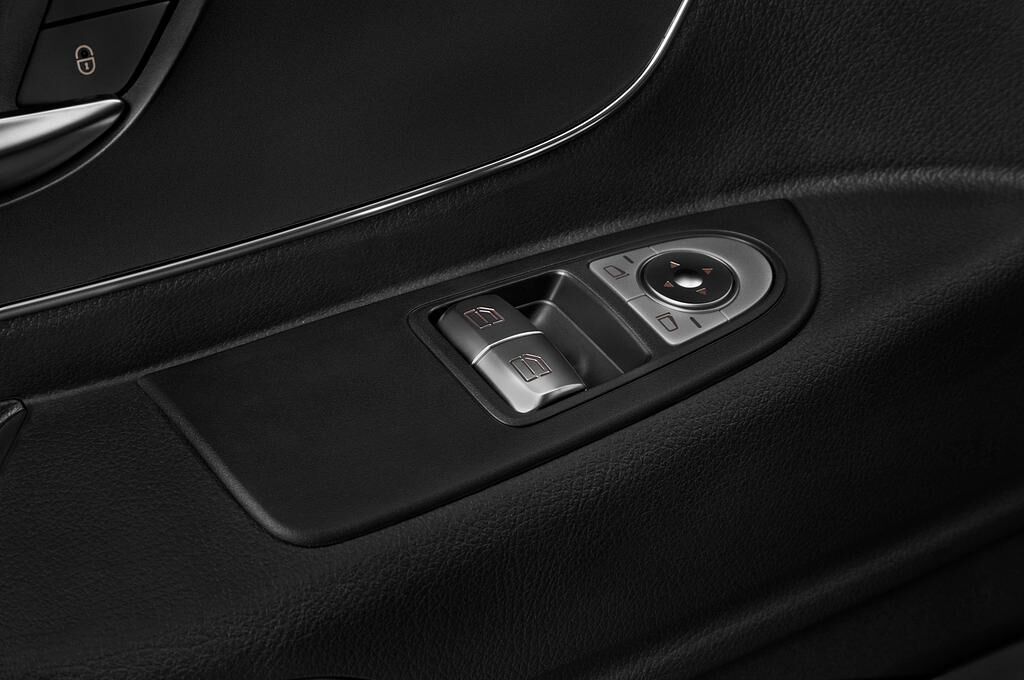 Mercedes Vito (Baujahr 2019) Edition 5 Türen Bedienungselemente Tür