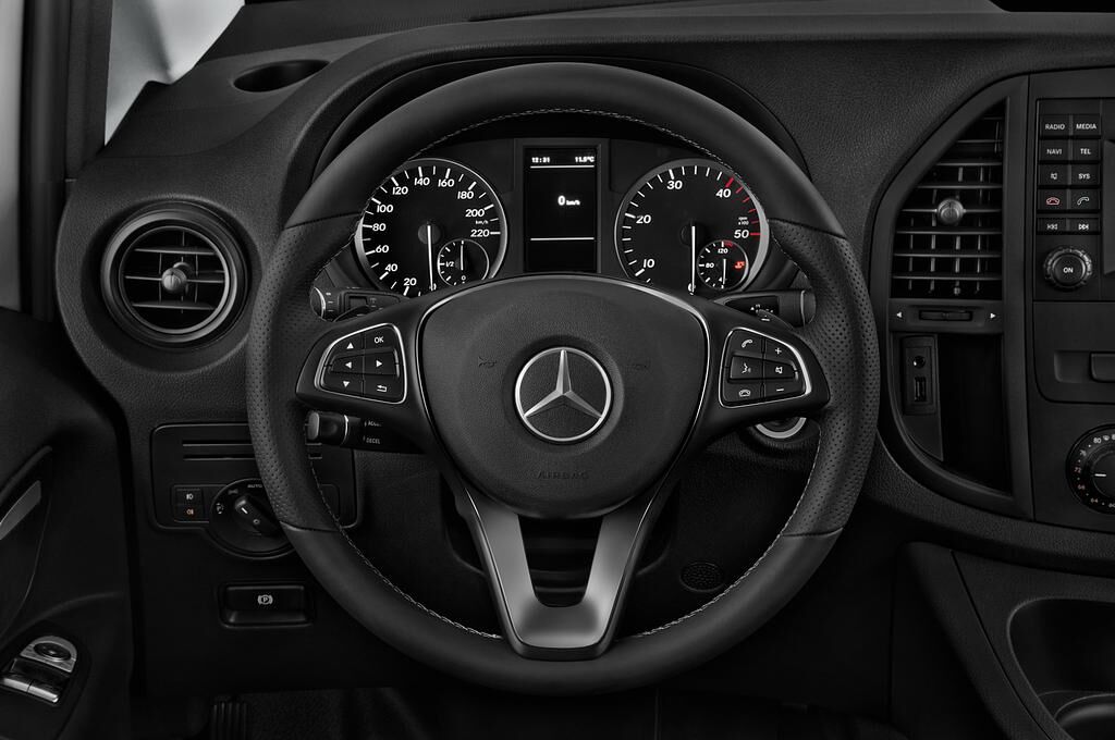 Mercedes Vito (Baujahr 2019) - 5 Türen Lenkrad