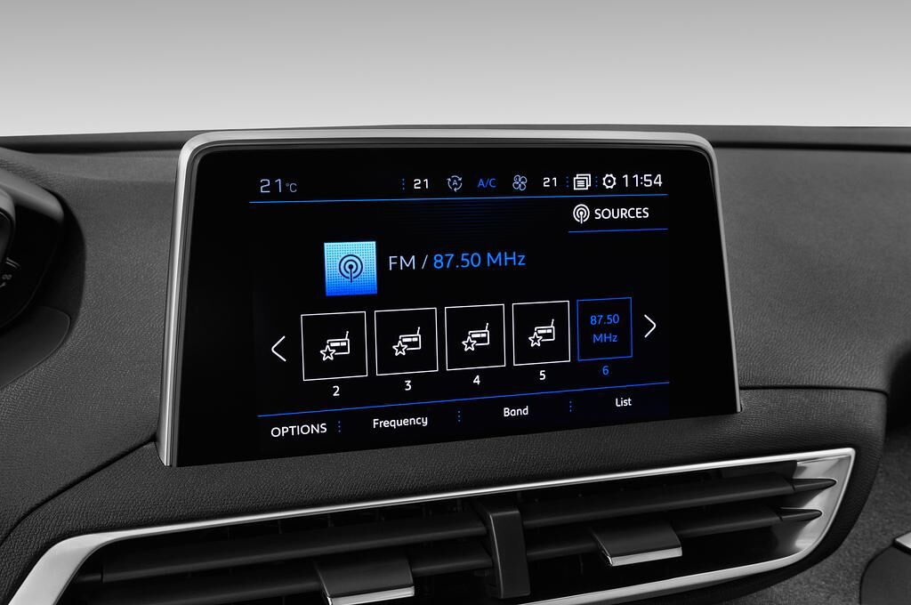 Peugeot 5008 (Baujahr 2019) Allure 5 Türen Radio und Infotainmentsystem