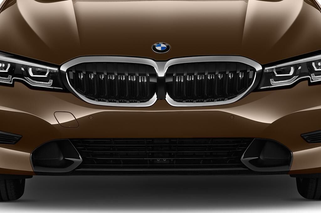 BMW 3 Series (Baujahr 2019) Sport Line 4 Türen Kühlergrill und Scheinwerfer