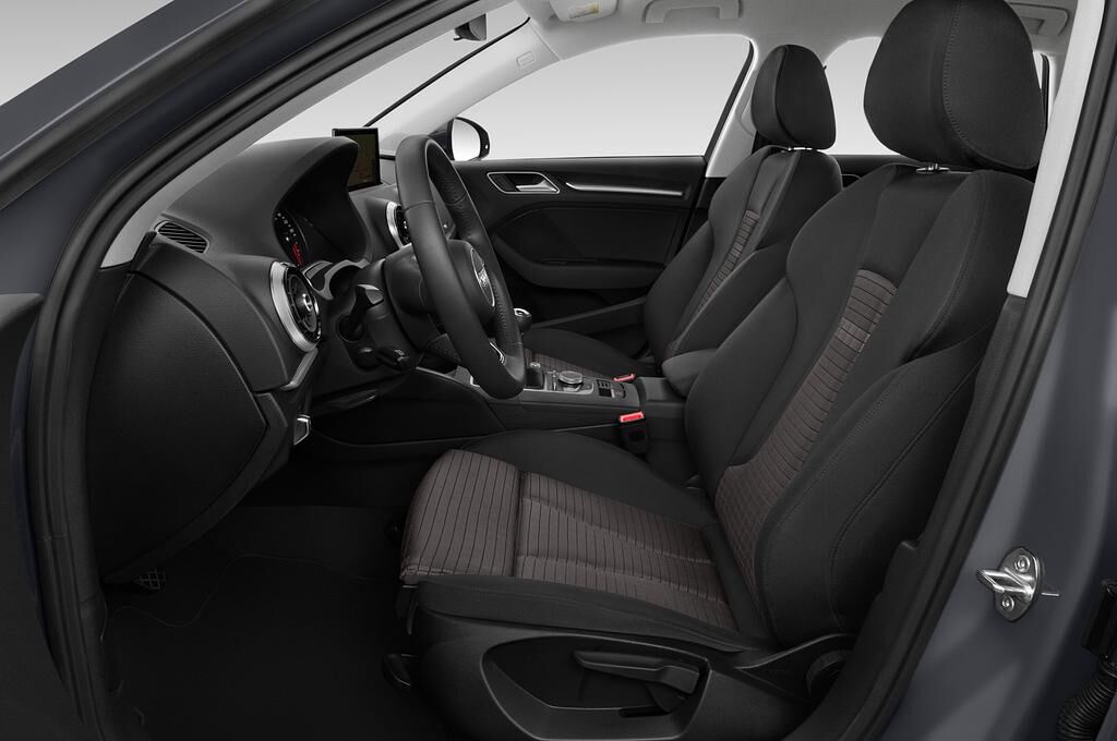 Audi A3 Sportback (Baujahr 2019) Sport 5 Türen Vordersitze
