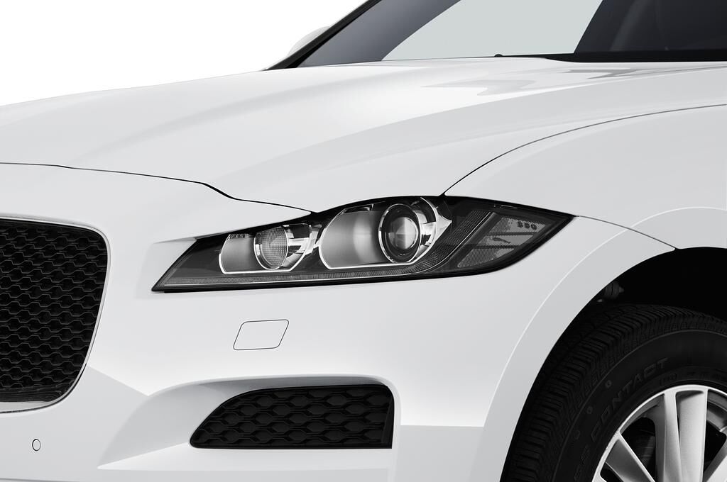 Jaguar F-Pace (Baujahr 2019) Prestige 5 Türen Scheinwerfer