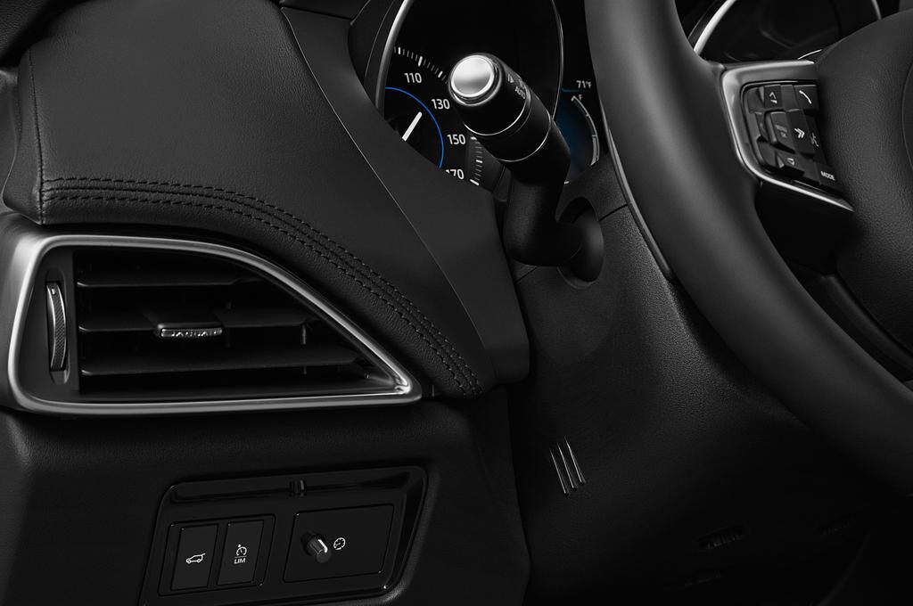 Jaguar F-Pace (Baujahr 2019) Prestige 5 Türen Lüftung