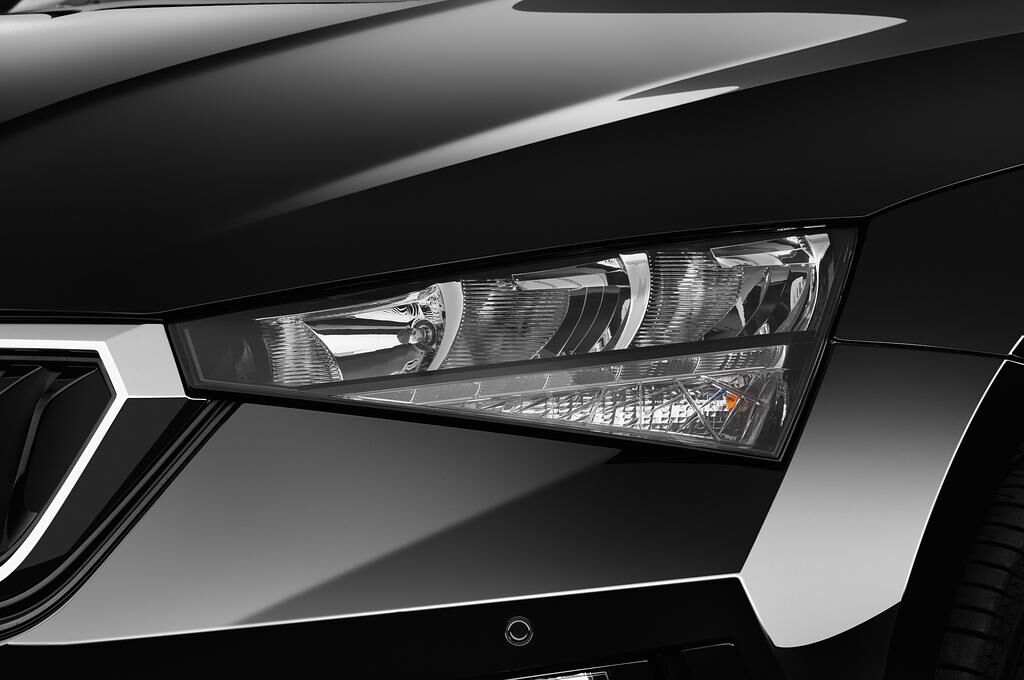 Skoda Scala (Baujahr 2019) Ambition 5 Türen Scheinwerfer