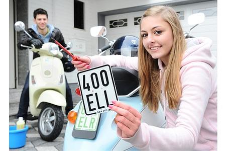 Schwarz ist das neue Grün - Schilderwechsel bei Mofas und Mopeds