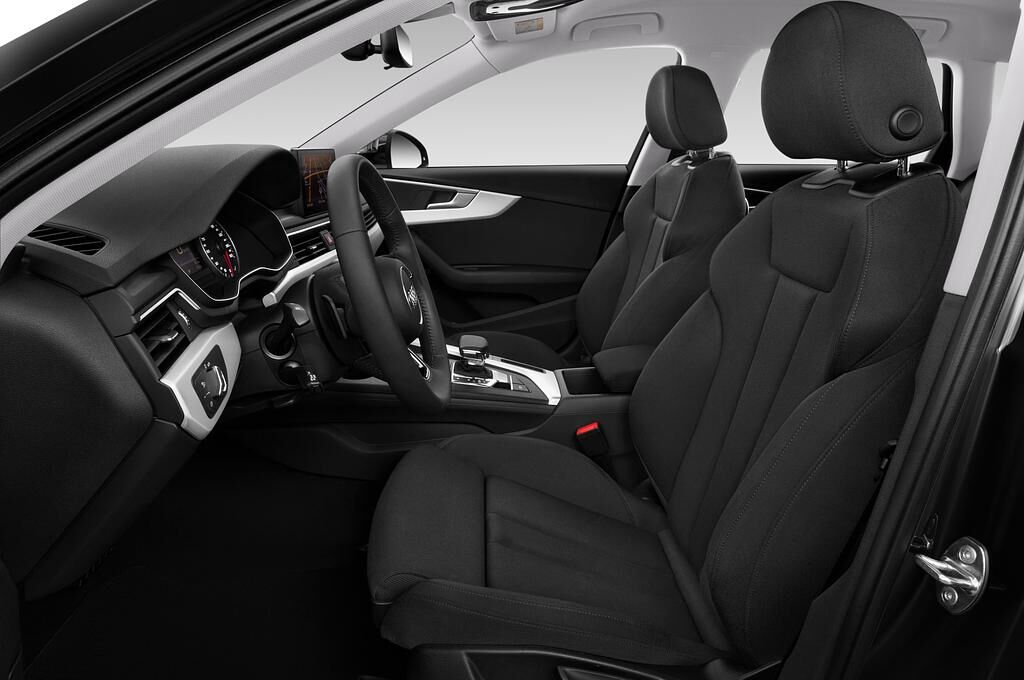 Audi A4 Avant (Baujahr 2019) Design 5 Türen Vordersitze