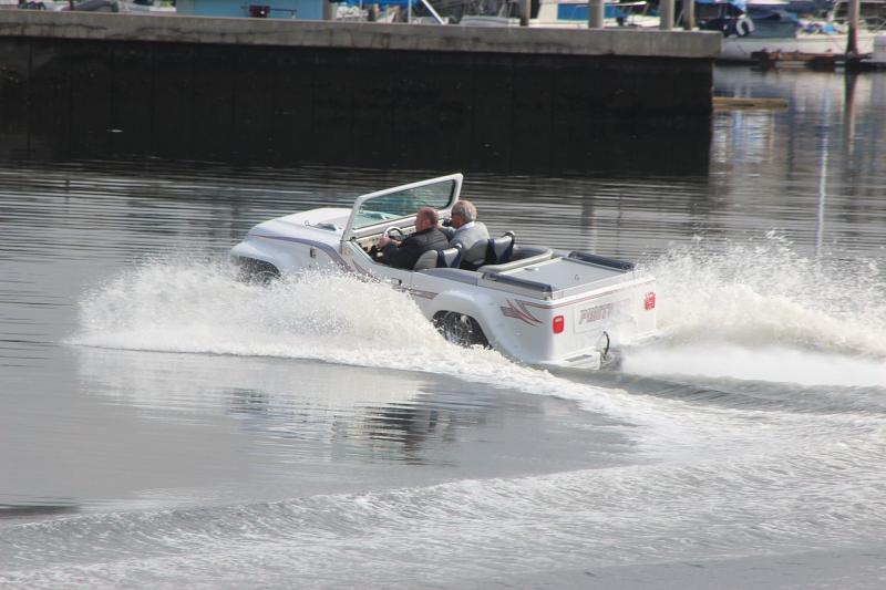 Der Panther Watercar liegt sicher auf dem Wasser
