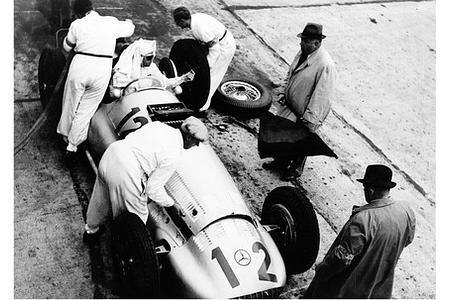 Mercedes-Benz Ausstellung: Power, Passion und Pole Position
