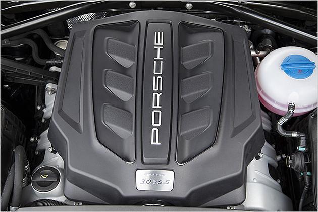 Der 340 PS starke V6-Biturbo-Benziner ist eine Porsche-Entwicklung