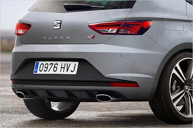 Schön sportlich: Die Cupra-Abgasanlage ist zweiflutig