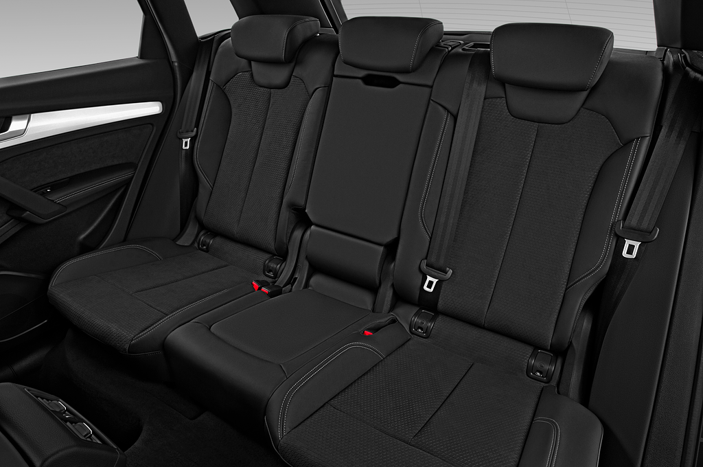Audi Q5 (Baujahr 2021) S line 5 Türen Rücksitze