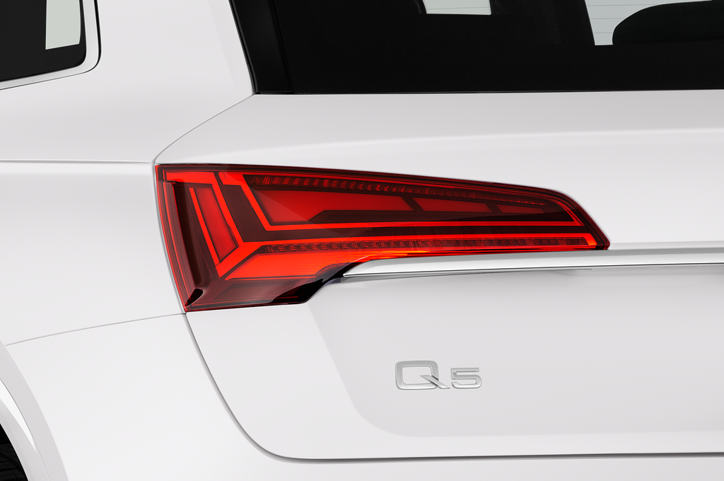 Audi Q5 (Baujahr 2022) S line 5 Türen Rücklicht