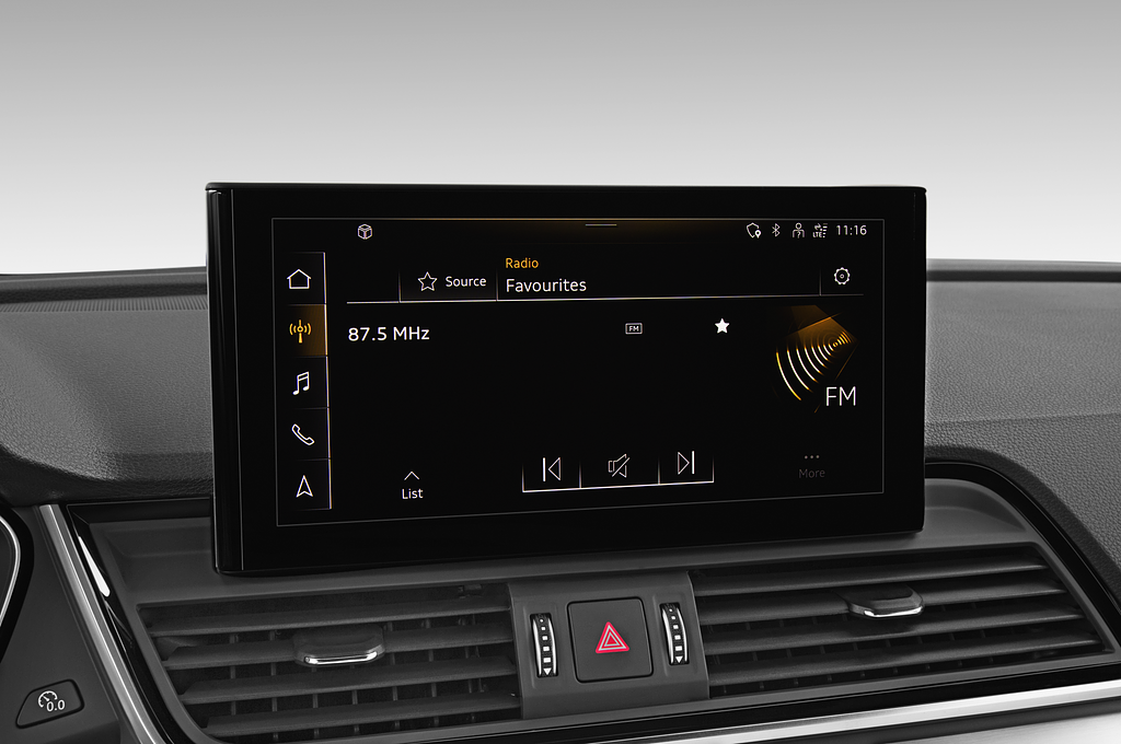 Audi Q5 (Baujahr 2023) S line 5 Türen Radio und Infotainmentsystem